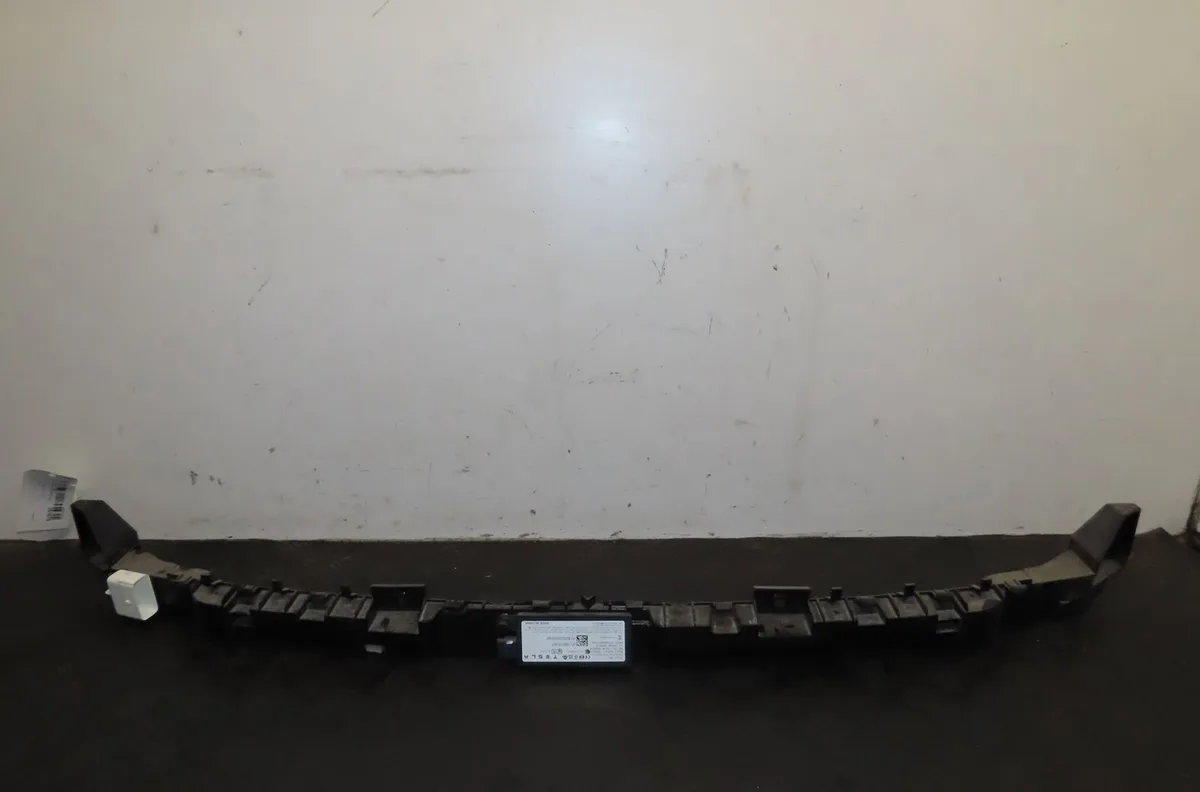 Absorbeur pare-choc arrière Tesla MODEL Y (5YJY) Ev (2019) occasion