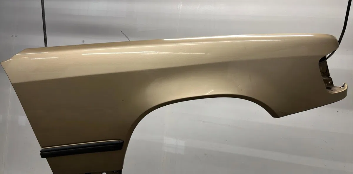 Aile avant droite MERCEDES 300 W124 PHASE 1 occasion