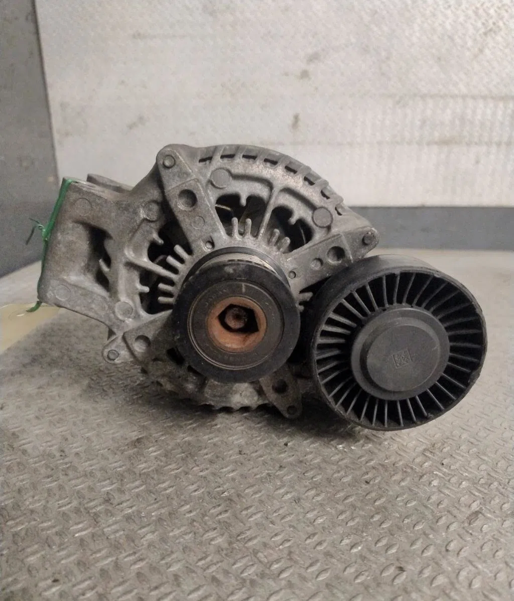 Alternateur BMW SERIE 1 E87  SERIE 1 E87 PHASE 2 occasion