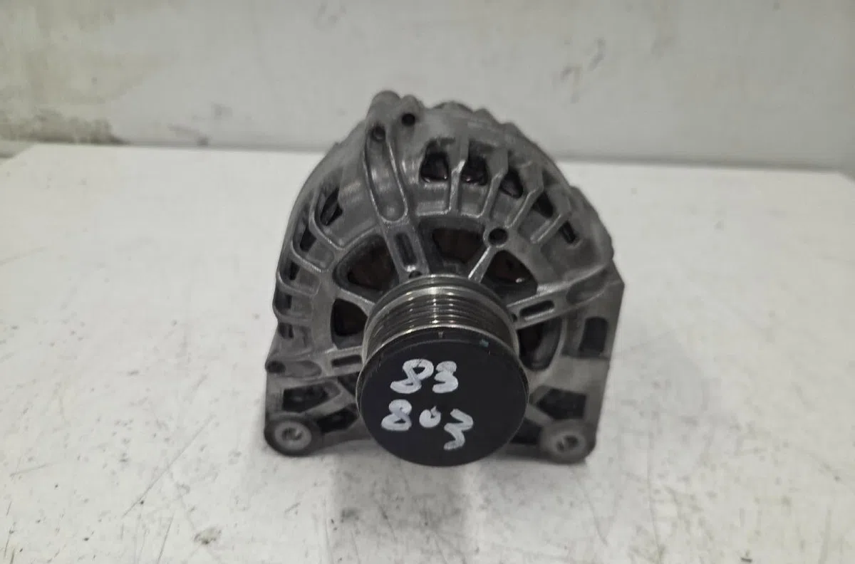 Alternateur RENAULT CLIO 4 PHASE 1 BREAK occasion