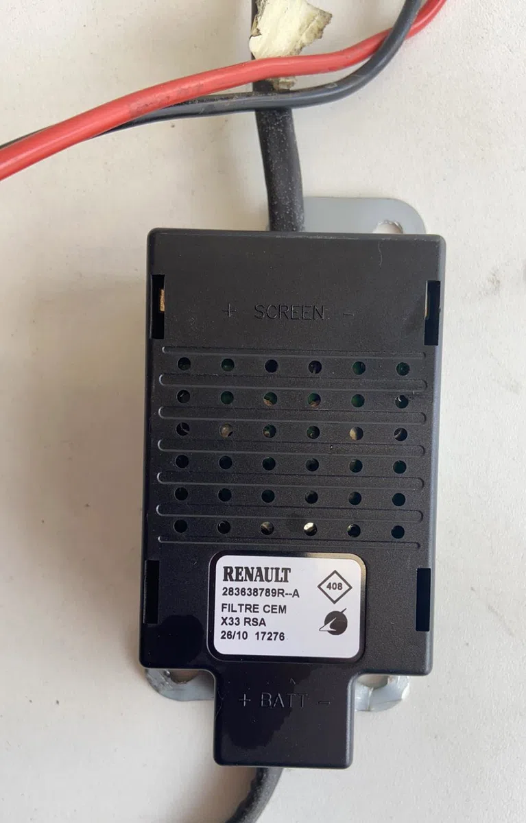 Amplificateur autoradio Renault WIND (E4M_) 1.6 (e4mb, e4mc) (2010) occasion
