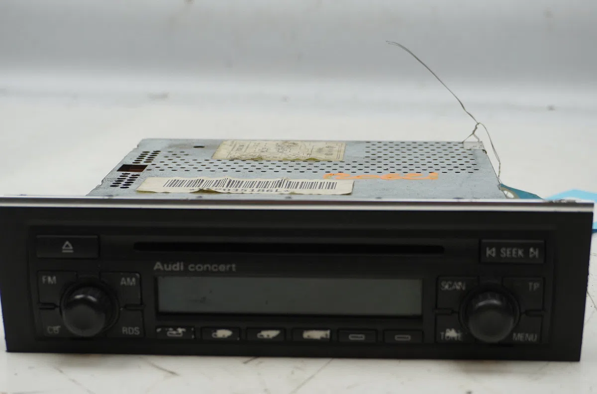 Autoradio Audi A4 B6 (8E2) 1.9 tdi (2000-2004) 4 portes occasion