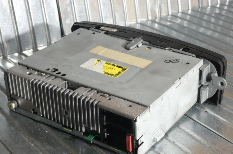 Autoradio MERCEDES CLASSE C 203 PHASE 1 BREAK occasion