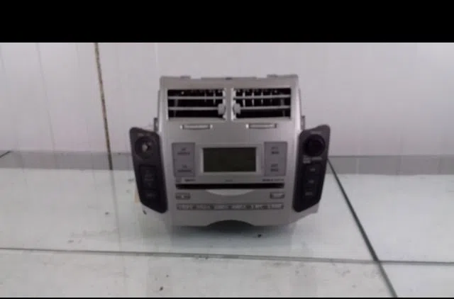 Autoradio Toyota YARIS (_P9_) 1.4 d-4d (nlp90_) (2005-2012) occasion