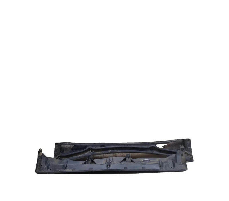 BAIE DE PARE BRISE RENAULT CLIO IV 668115228R