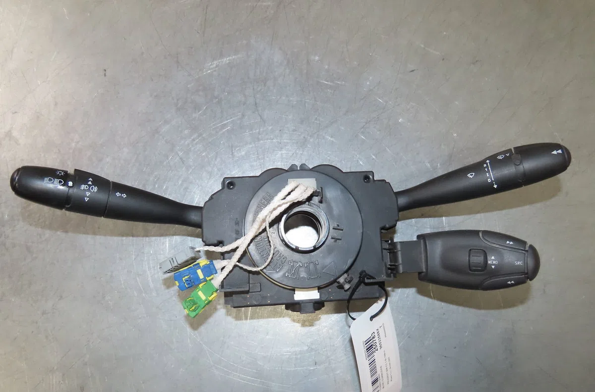 Bloc commodos Peugeot 206 CC (2D) 1.6 16v (2dnfuf, 2dnfur) (2000-2007) 2 portes occasion