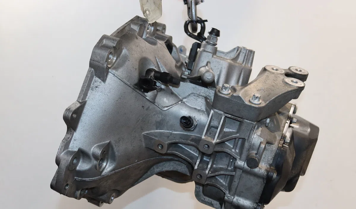 Boîte de vitesses manuelle Opel CORSA E (X15) 1.3 cdti (08, 68) (2014) occasion — photo 3