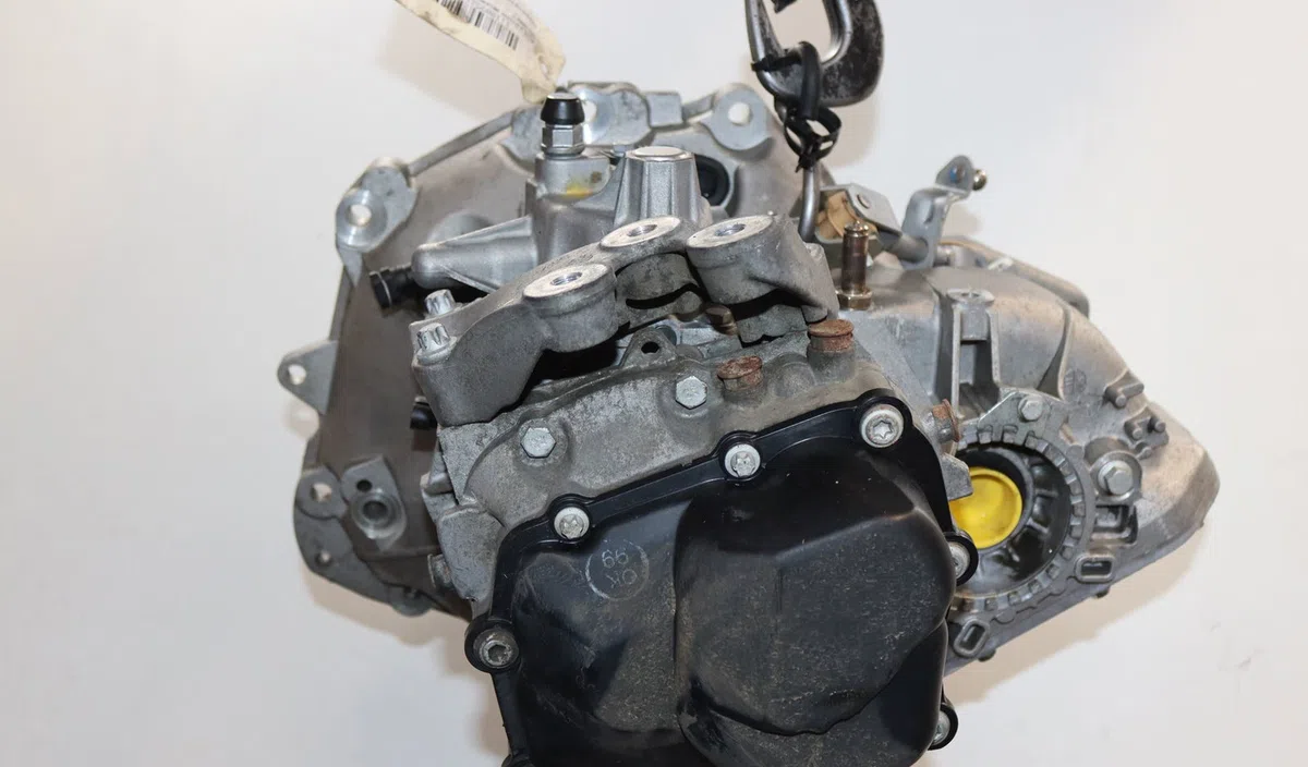 Boîte de vitesses manuelle Opel CORSA E (X15) 1.3 cdti (08, 68) (2014) occasion — photo 4