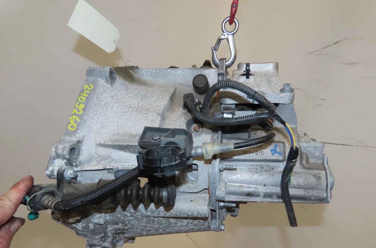 Boîte de vitesses manuelle OPEL CORSA VI occasion — photo 2