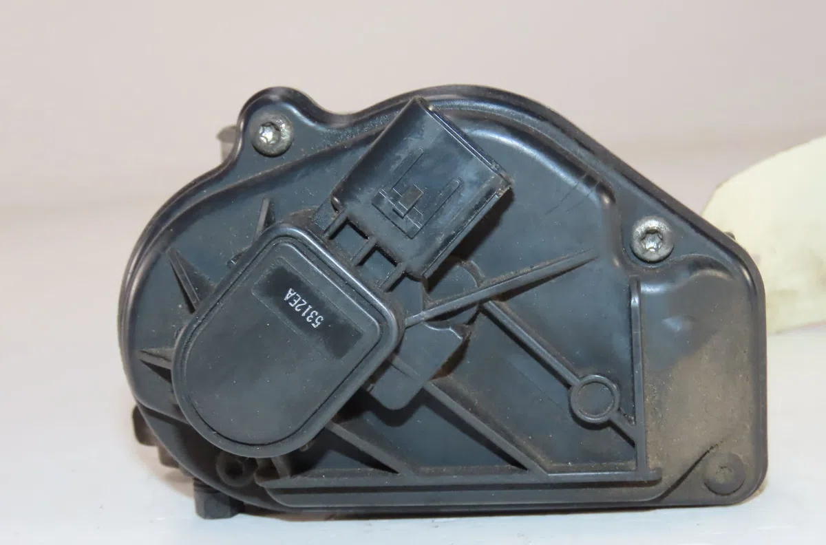 Boitier papillon Ford FOCUS C-MAX (DM2) 1.8 (2004-2007) occasion — photo 3