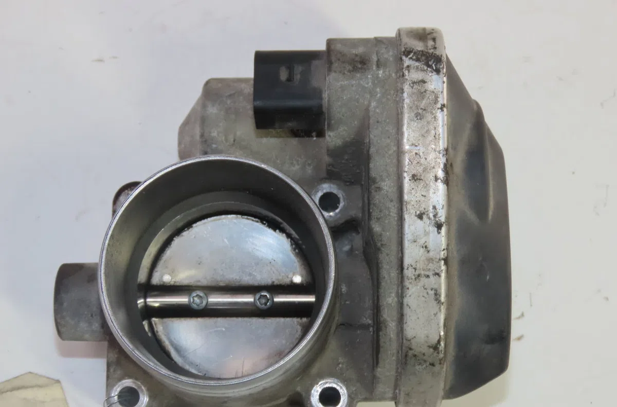 Boitier papillon Seat IBIZA III (6L1) 1.4 16v (2002-2007) occasion — photo 2