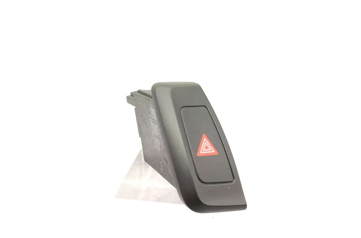 Bouton de warning AUDI A4 3 AVANT PHASE 1 BREAK occasion — photo 3
