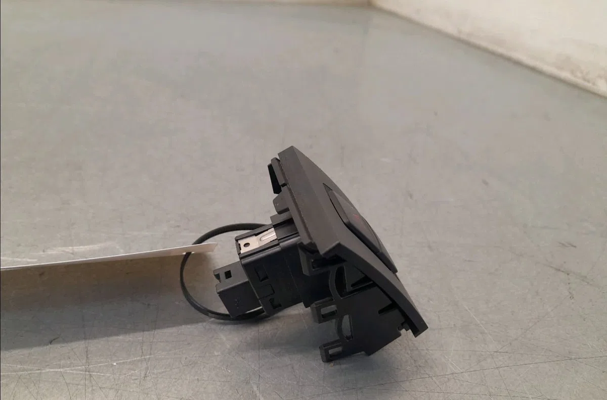 Bouton de warning Bmw 1 (F20) 114 d (2012-2015) occasion