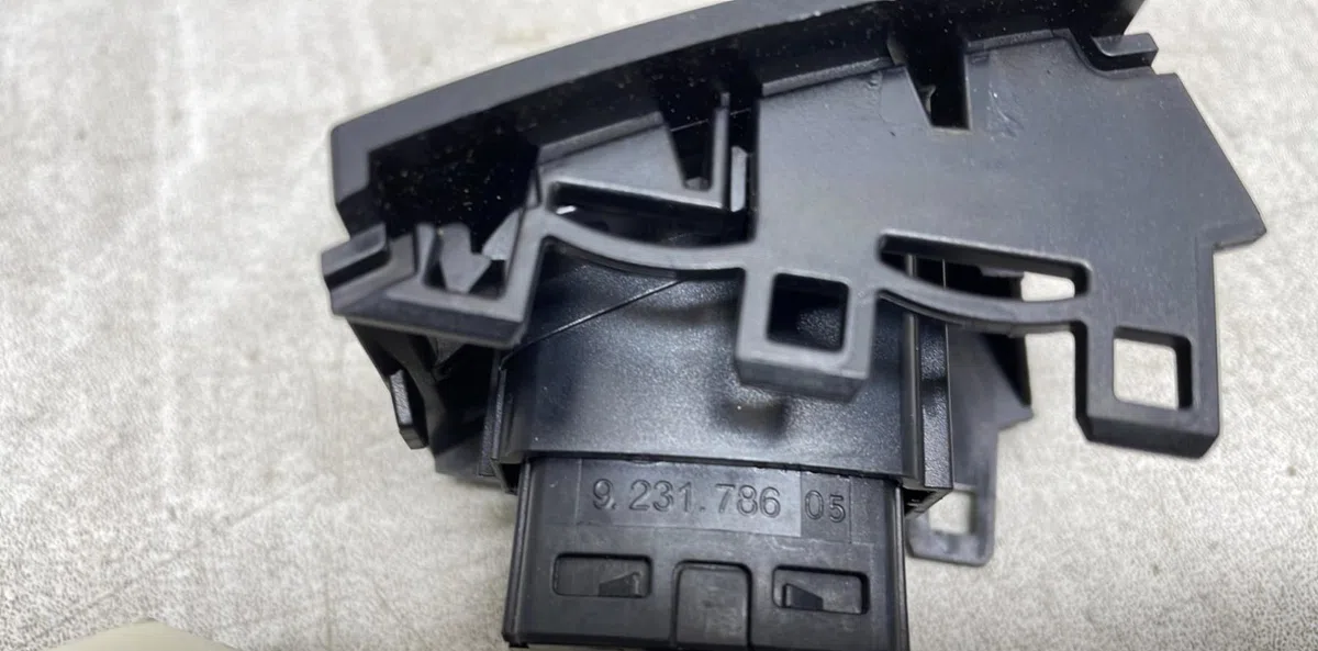 Bouton de warning Bmw 1 (F20) 114 d (2012-2015) occasion — photo 4
