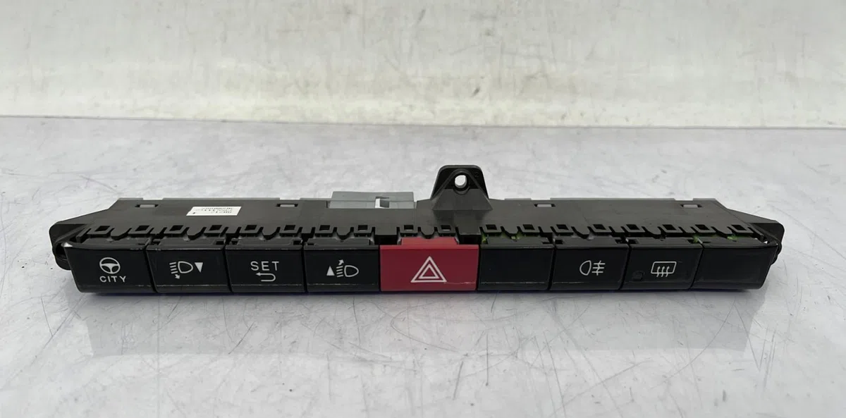 Bouton de warning FIAT PANDA 3 PHASE 1 occasion — photo 2