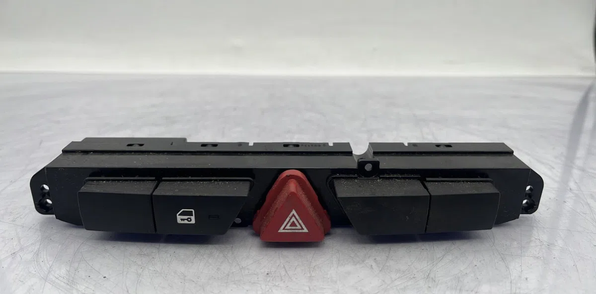 Bouton de warning KIA CEE-D 1 SPORT WAGON PHASE 2 BREAK occasion — photo 2