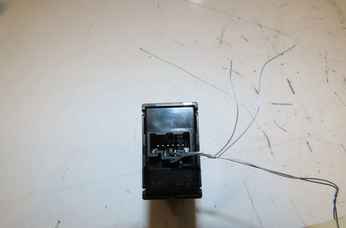 Bouton de warning Kia RIO III (UB) 1.1 crdi (2011-2017) occasion — photo 2