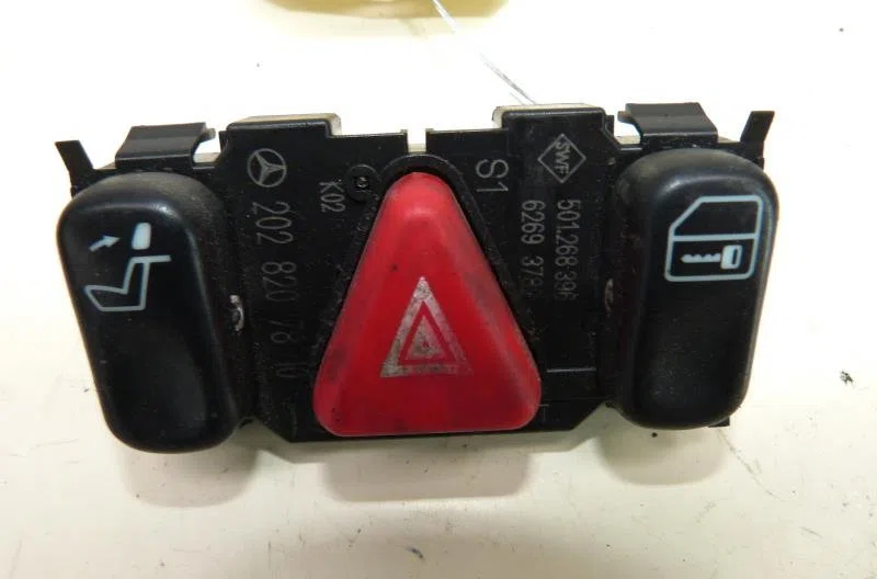 Bouton de warning MERCEDES CLASSE C 202 PHASE 1 occasion — photo 3