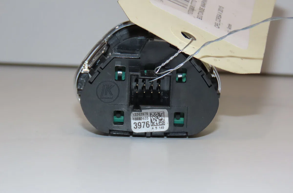 Bouton de warning Opel CORSA E (X15) 1.3 cdti (08, 68) (2014) occasion — photo 2