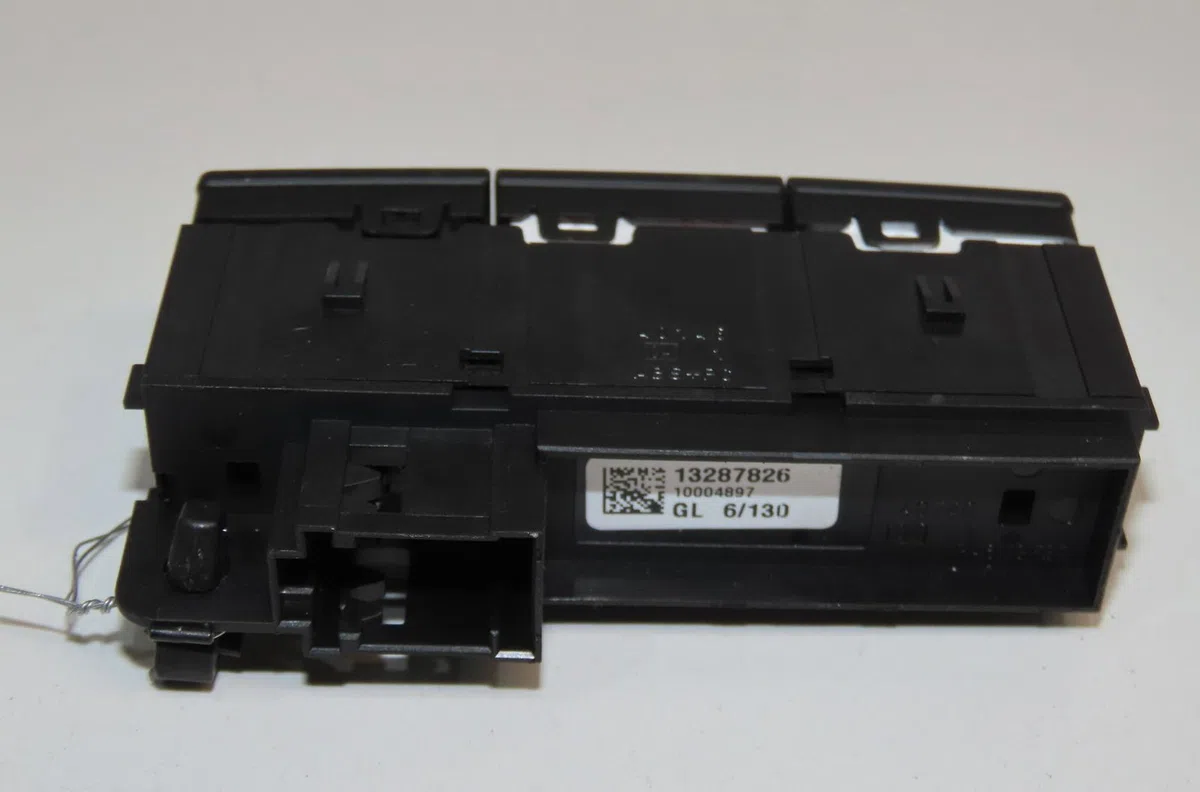 Bouton de warning Opel MERIVA B Monospace (S10) 1.4 (75) (2010-2017) occasion — photo 2