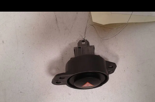Bouton de warning Peugeot 108 1.0 vti (2014) occasion
