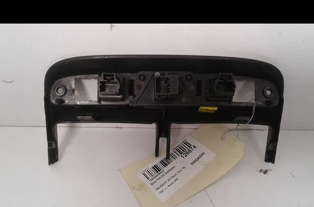Bouton de warning Peugeot 307 Break (3E) 1.6 16v (2002-2008) occasion — photo 2
