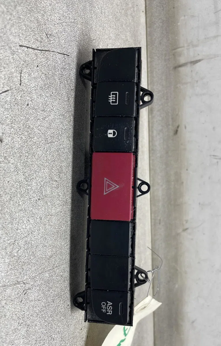 Bouton de warning Peugeot BOXER Camionnette 2.2 hdi 110 (2011) occasion