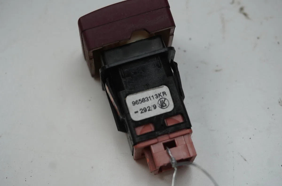Bouton de warning Peugeot PARTNER Camionnette-Monospace 1.6 hdi (2008) occasion — photo 3