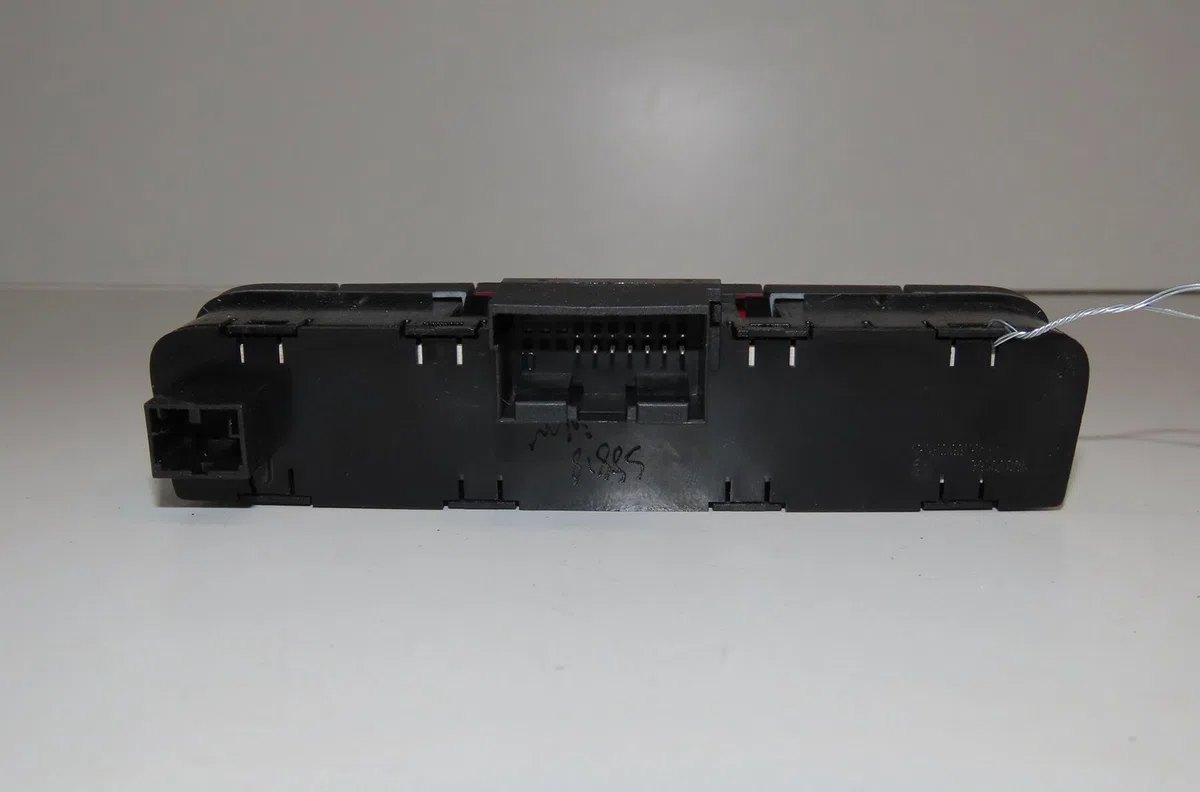 Bouton de warning Seat IBIZA IV (6J5, 6P1) 1.2 (2009-2011) occasion — photo 2
