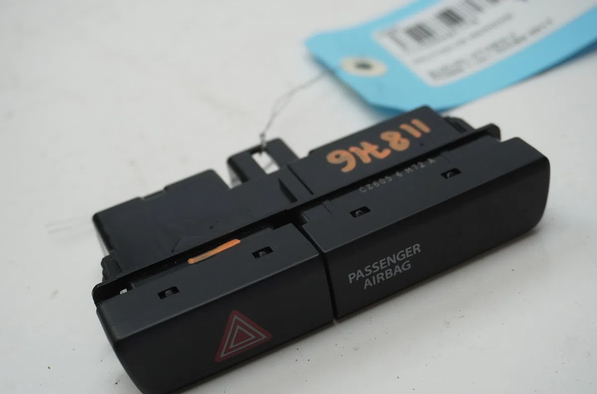 Bouton de warning Suzuki VITARA (LY) 1.6 allgrip (apk 416) (2015) occasion — photo 2