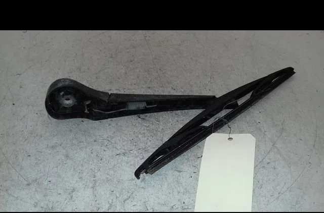 Bras essuie-glace arrière Renault CLIO III (BR0-1, CR0-1) 1.5 dci (c-br0g, c-br1g) (2005-2012) 5 portes occasion — photo 2