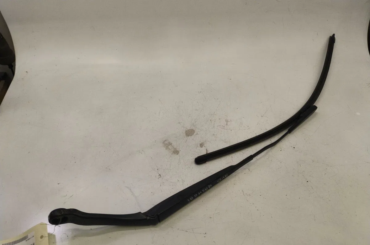 Bras essuie-glace avant droit Nissan QASHQAI - QASHQAI 2 I (J10, NJ10, JJ10E) 1.5 dci (2010-2013) occasion — photo 2