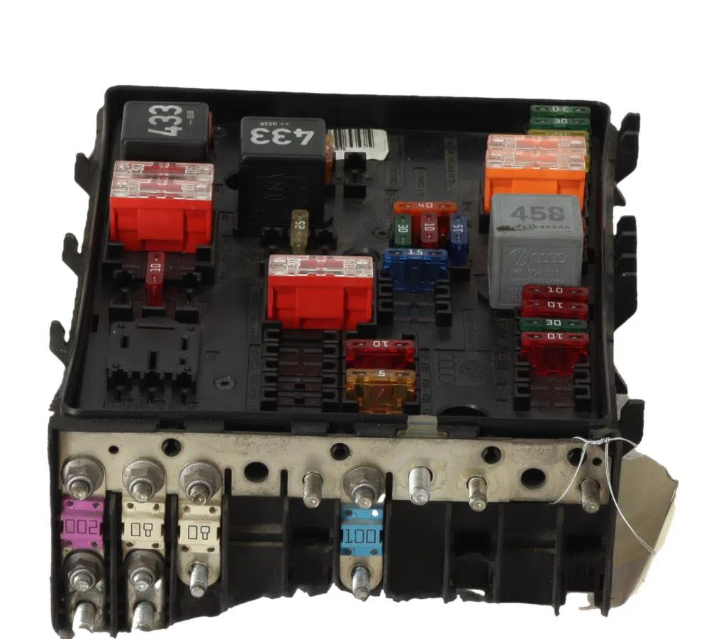 Bsm (boitier servitude moteur) AUDI A3 2 PHASE 1 occasion — photo 2
