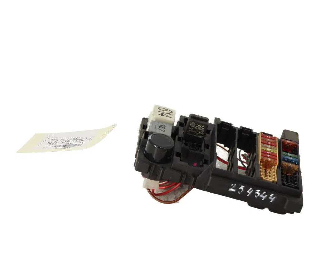 Bsm (boitier servitude moteur) Audi TT (8J3) 2.0 tfsi (2006-2010) occasion — photo 2