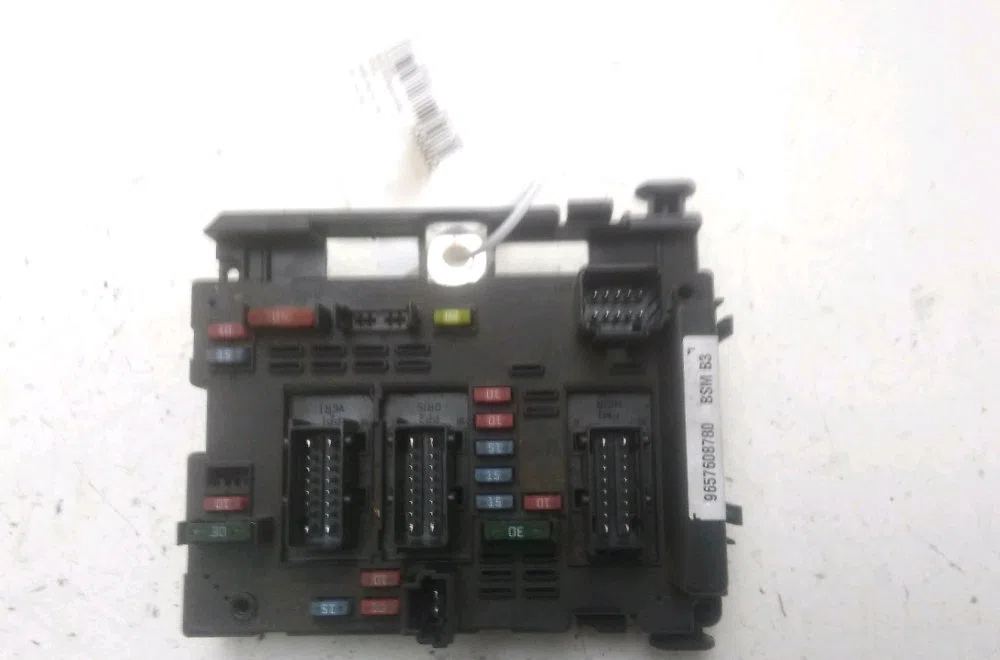 Bsm (boitier servitude moteur) Peugeot 206 3-5 portes (2A-C) 1.4 16v (2003-2008) occasion — photo 4