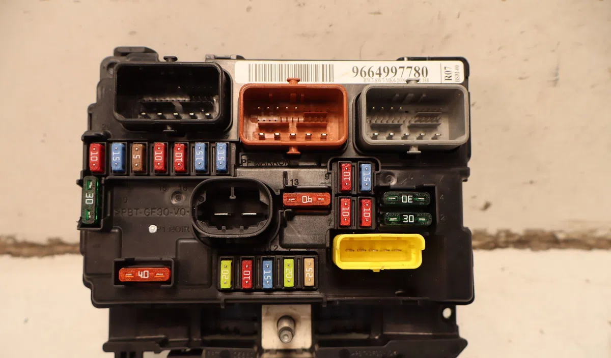 Bsm (boitier servitude moteur) Peugeot 207-207 (WA_, WC_) 1.4 16v (2006-2013) 3 portes occasion — photo 4
