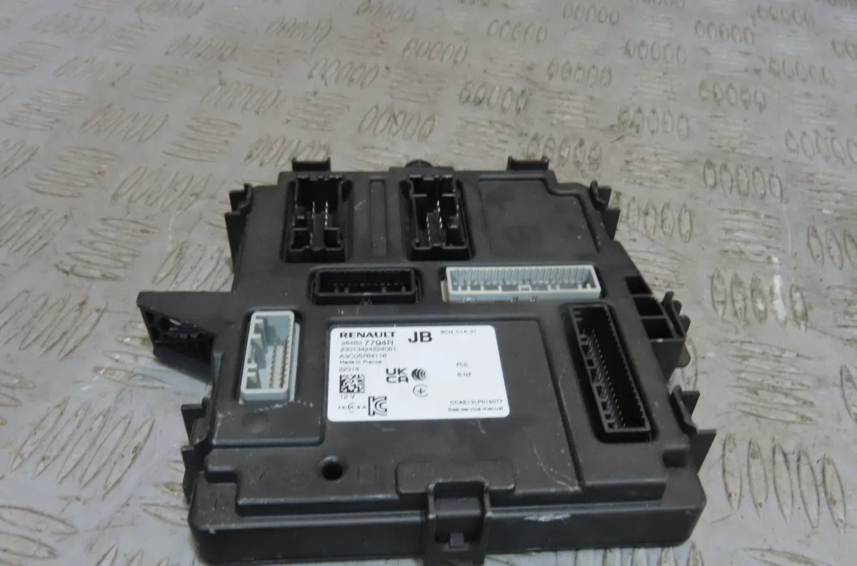 Bsm (boitier servitude moteur) RENAULT AUSTRAL occasion — photo 2