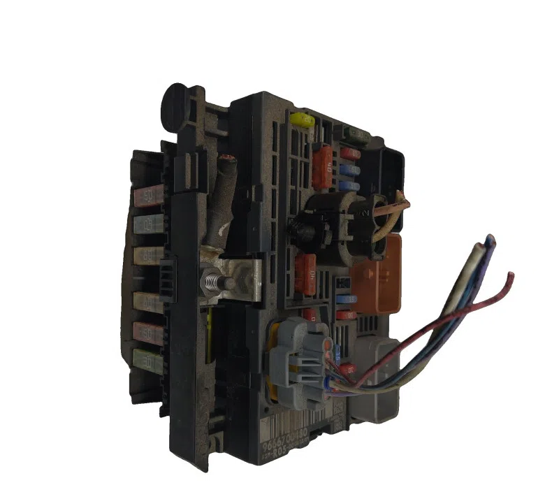 BSM / USM (BOITIER/UNITE SERVITUDE MOTEUR) PEUGEOT 308 9807028780 — photo 2