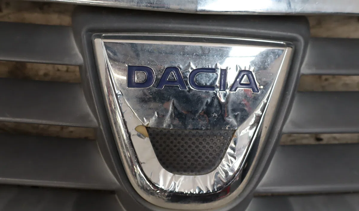 Calandre Dacia LOGAN MCV (KS_) 1.6 16v hi-flex (2009) occasion — photo 4