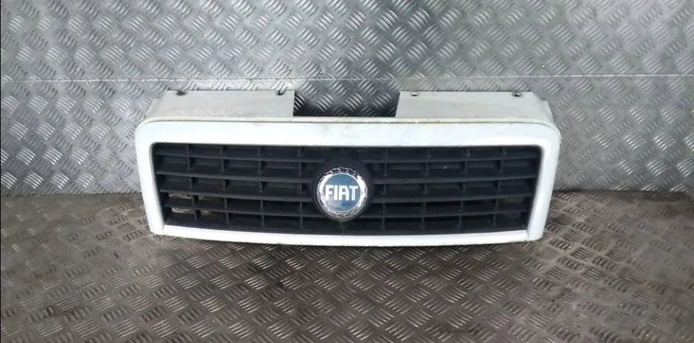 Calandre Fiat DOBLO Camionnette-Monospace (223_) 1.9 jtd (2003) occasion — photo 2