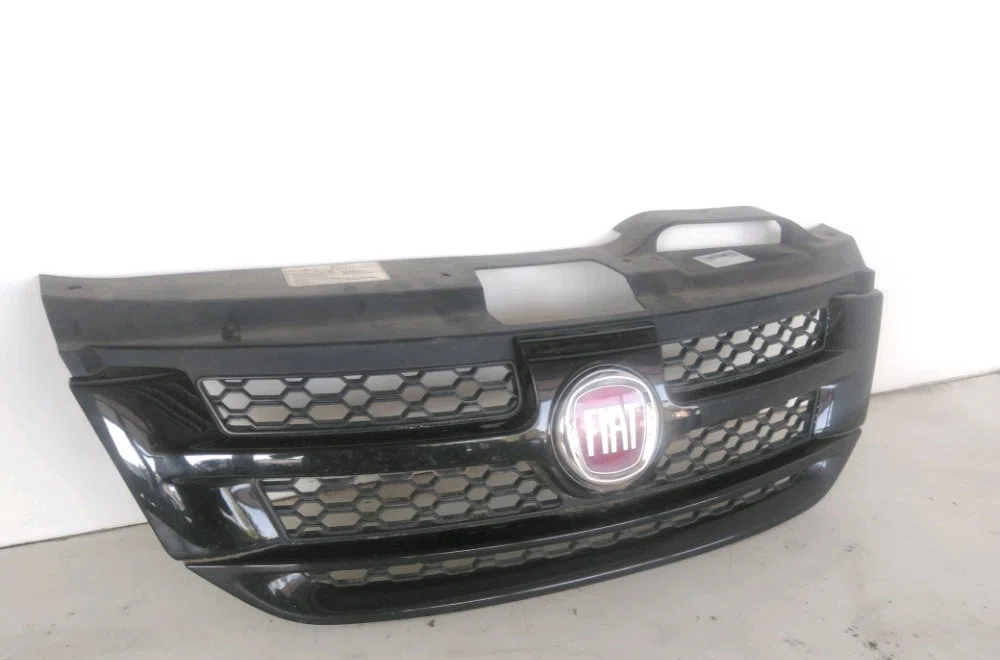 Calandre Fiat FREEMONT (345_) 2.0 jtd (2011) occasion — photo 2