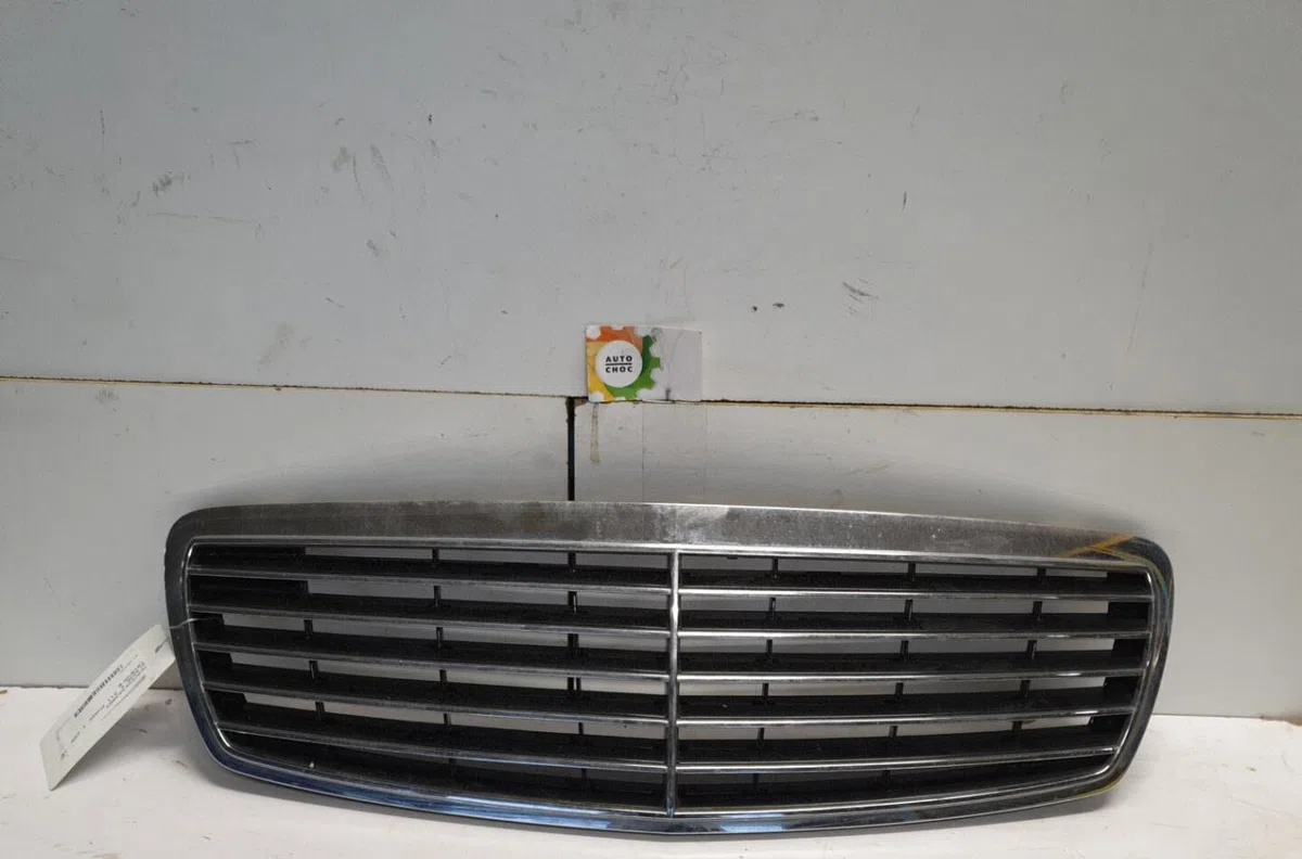 Calandre MERCEDES CLASSE E 211 PHASE 1 occasion — photo 2