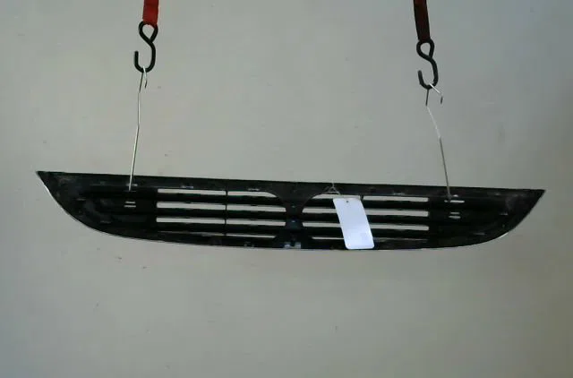 Calandre Mini MINI (R50, R53) Cooper (2001-2006) 3 portes occasion — photo 2