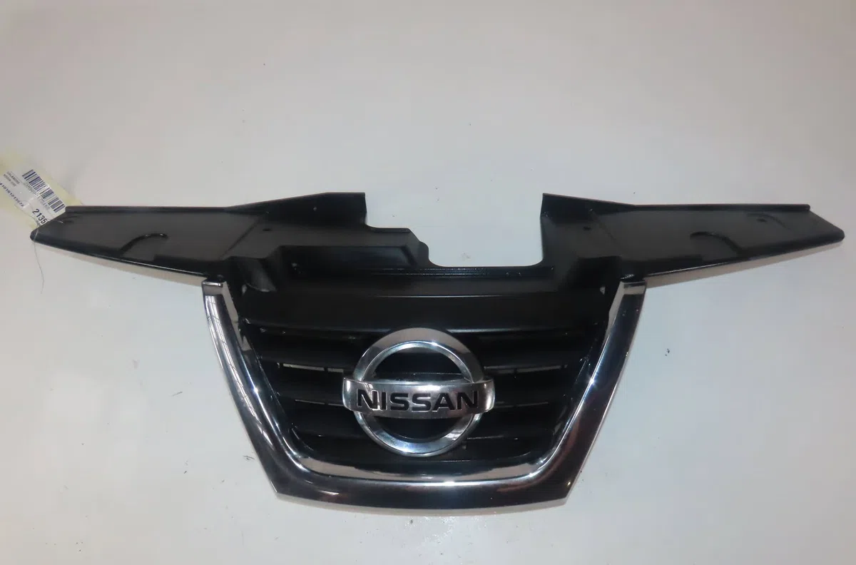 Calandre Nissan JUKE (F15) 1.5 dci (2010) 5 portes occasion — photo 4