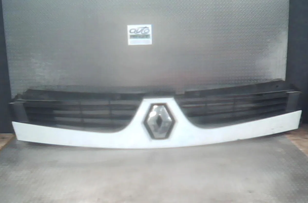 Calandre RENAULT MASTER 2  0 occasion — photo 3