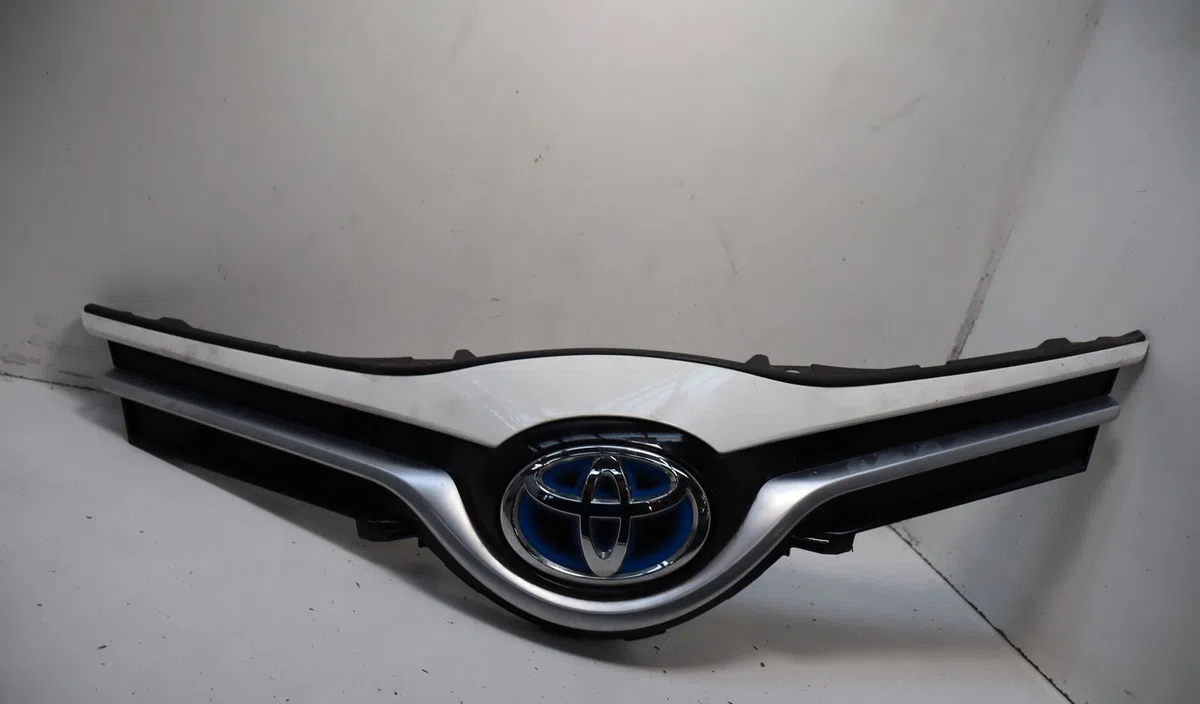 Calandre Toyota YARIS (_P13_) 1.5 hybrid (nhp130_) (2012) occasion — photo 2