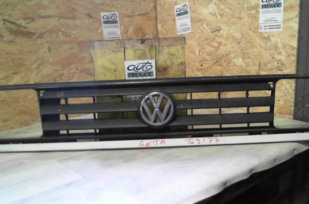 Calandre Volkswagen JETTA II (19E, 1G2, 165) 1.3 (1984-1987) occasion — photo 3