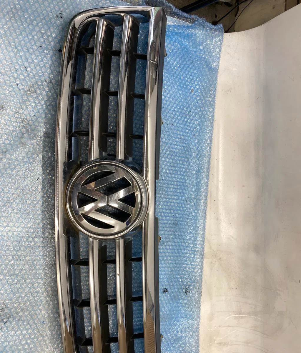 Calandre Volkswagen TOUAREG (7LA, 7L6, 7L7) 2.5 r5 tdi (2003-2010) occasion — photo 2