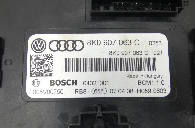 Calculateur moteur AUDI A4 3 AVANT PHASE 1 BREAK occasion — photo 3