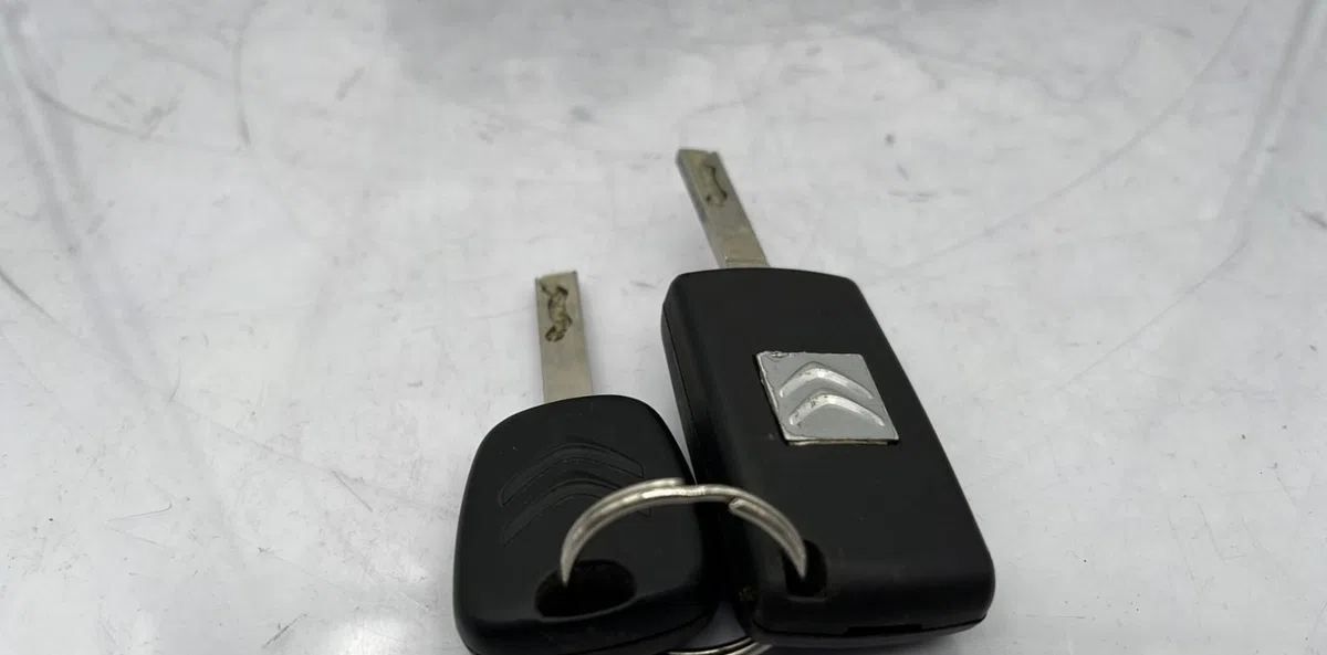 Calculateur moteur CITROEN C3 2 PHASE 1 occasion — photo 2